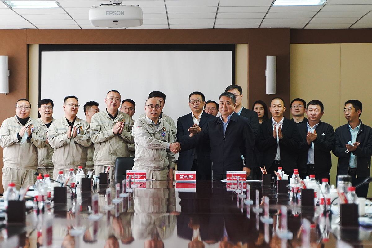 1652665574799687.jpg 張家口高發(fā)展公司同張家口發(fā)電廠簽署戰(zhàn)略合作協(xié)議02.jpg